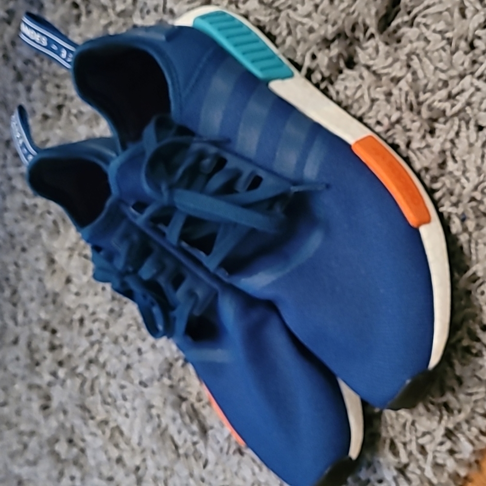 Adidas NMD R1 - Picture 2 of 11